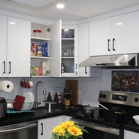 Garden 2 Bedroom Apt - Free Parking Wifi Laundry Workstation Brampton Exterior foto