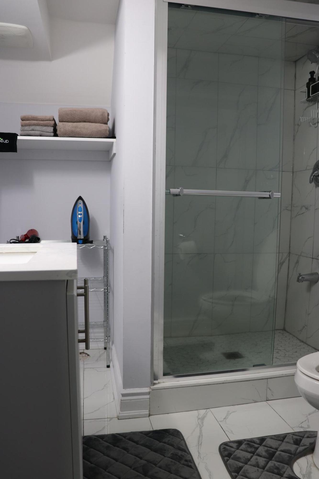 Garden 2 Bedroom Apt - Free Parking Wifi Laundry Workstation Brampton Exterior foto