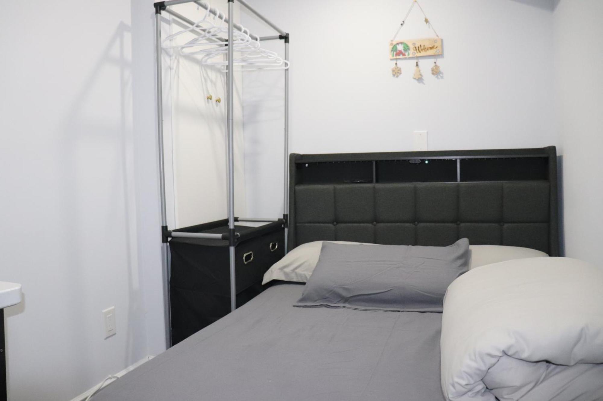 Garden 2 Bedroom Apt - Free Parking Wifi Laundry Workstation Brampton Exterior foto